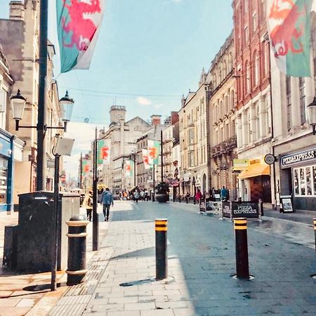 Centrally Located 3 Bed Apartment Cardiff Luaran gambar